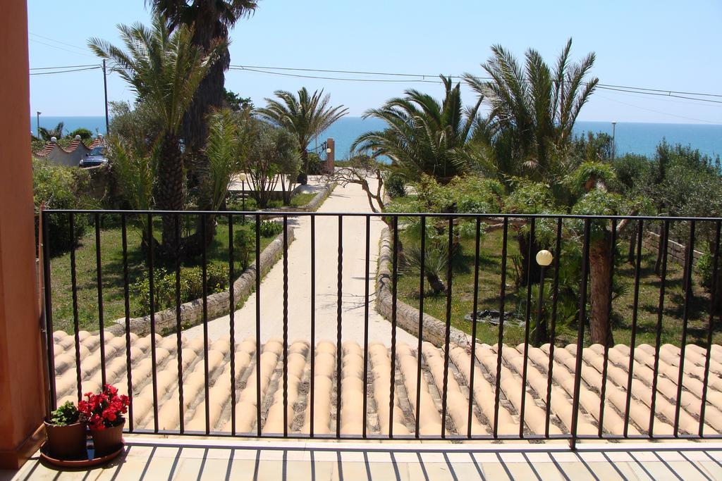 La Villa Rosa Al Mare Pozzallo Zimmer foto