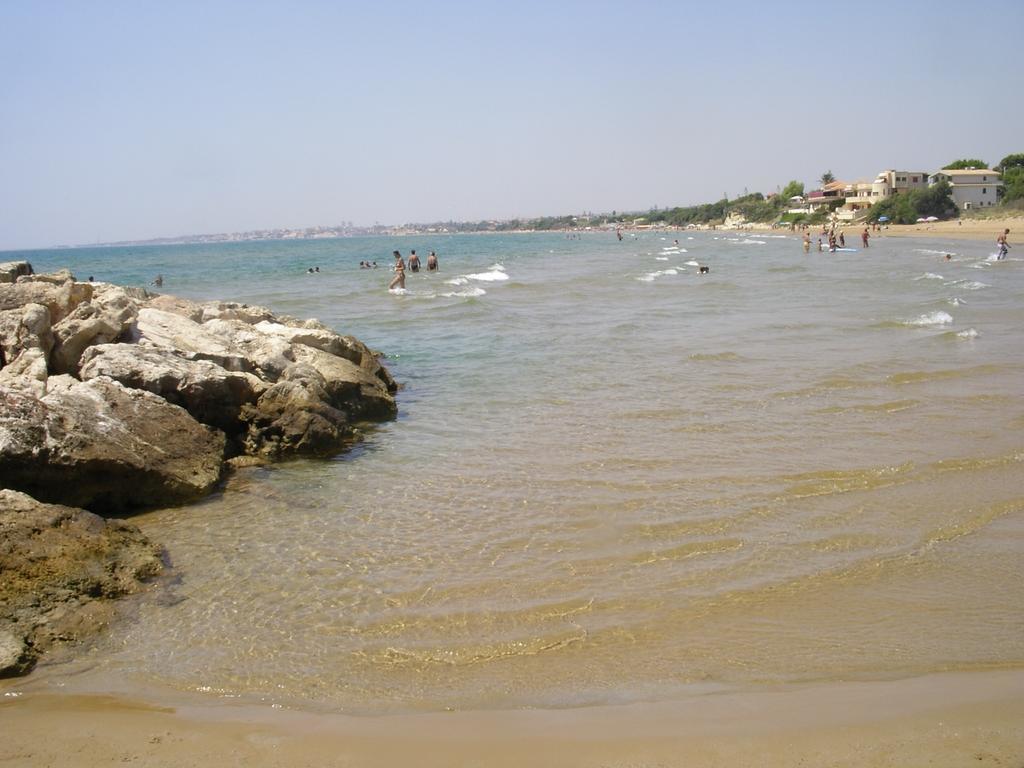 La Villa Rosa Al Mare Pozzallo Zimmer foto